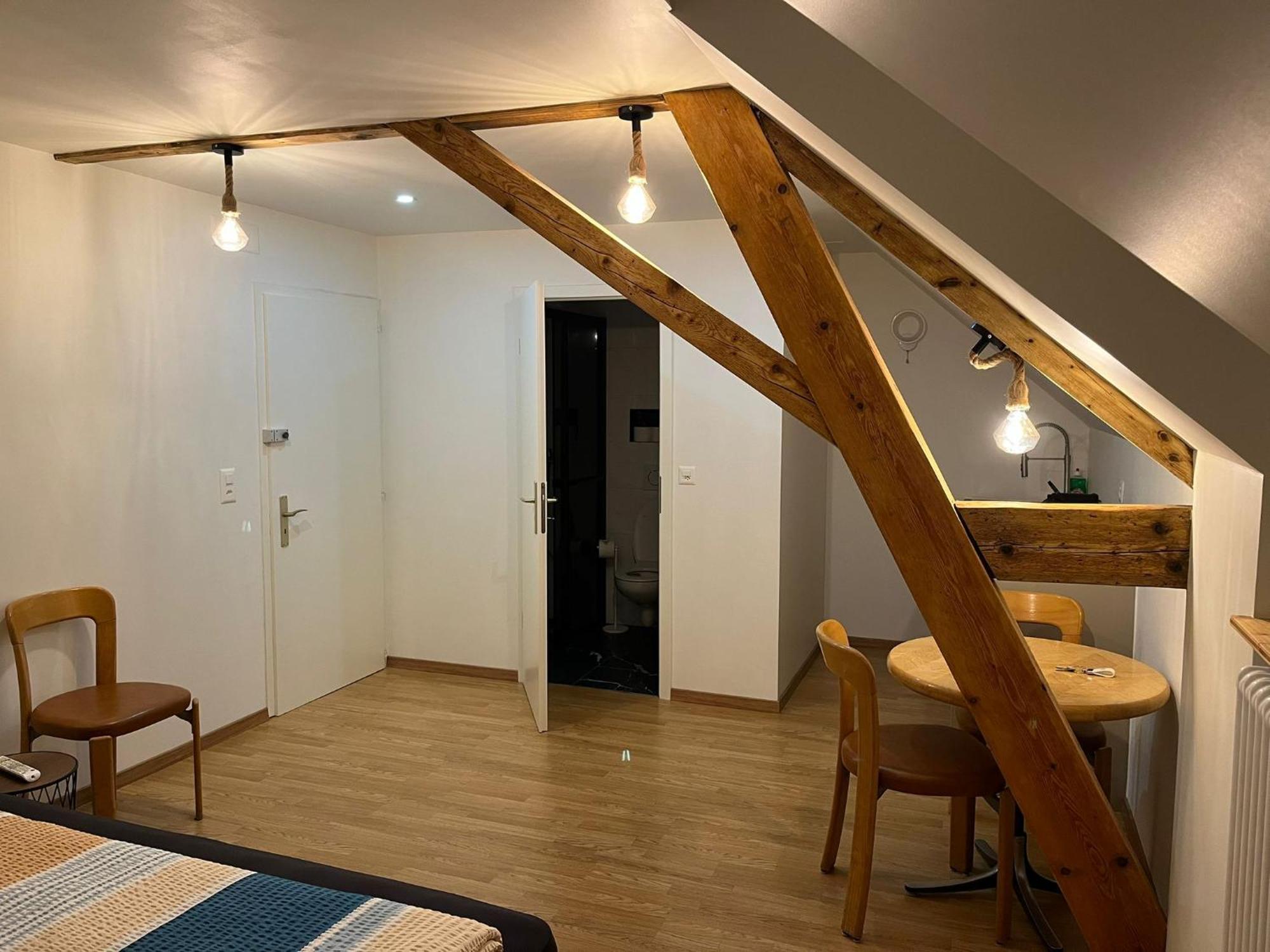 Studio Cosy Au Centre De Couvet Bagian luar foto